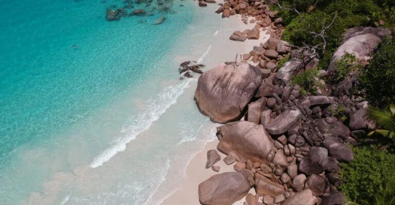 24 Hidden Beach Paradises You Won’t Believe Exist