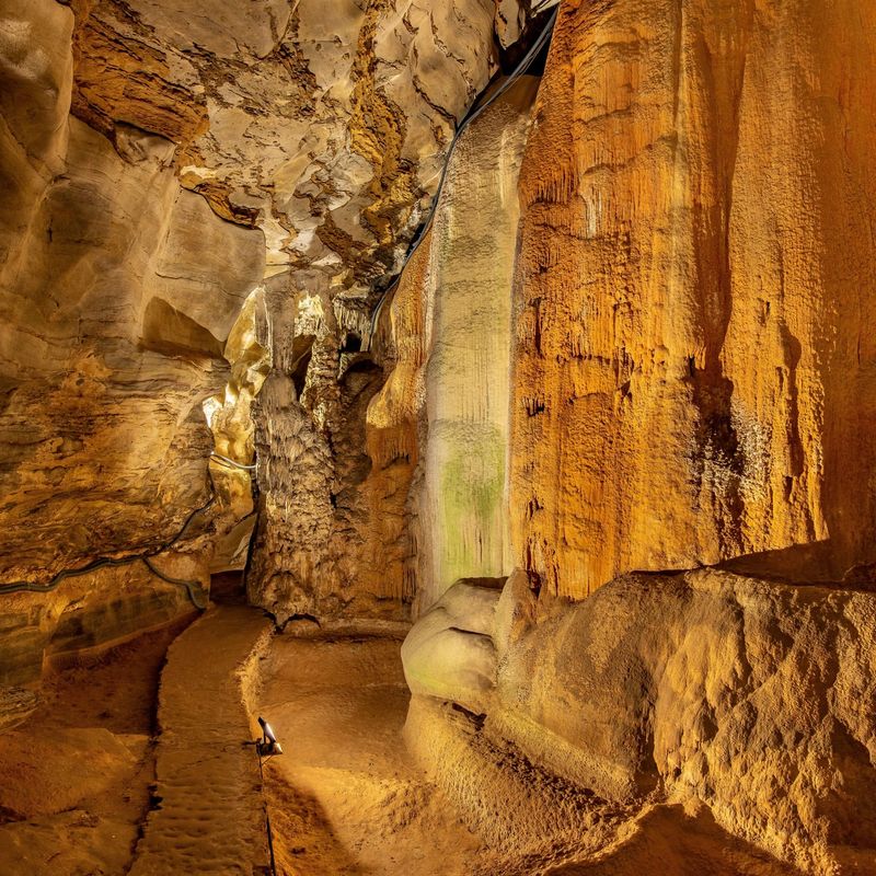 The Enchanting Grutas de Maquiné