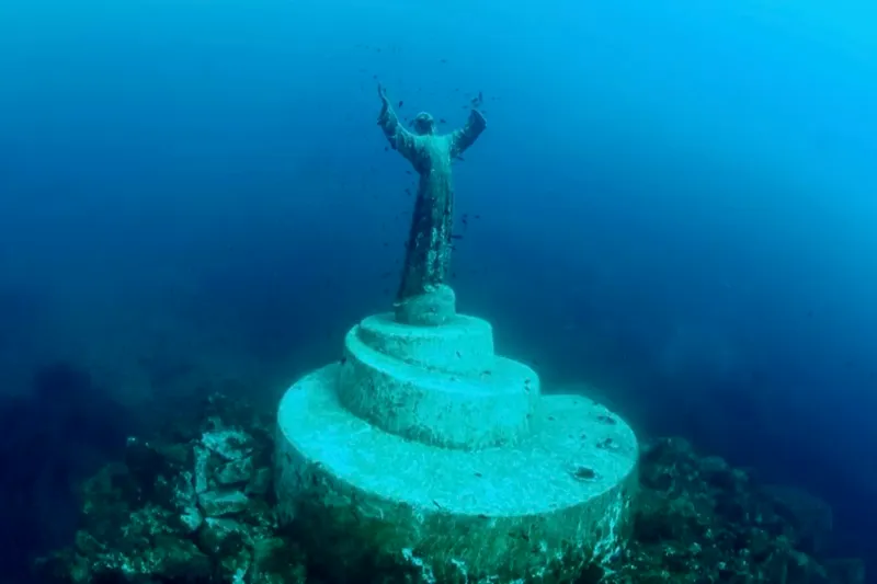 Christ of the Abyss, Italy