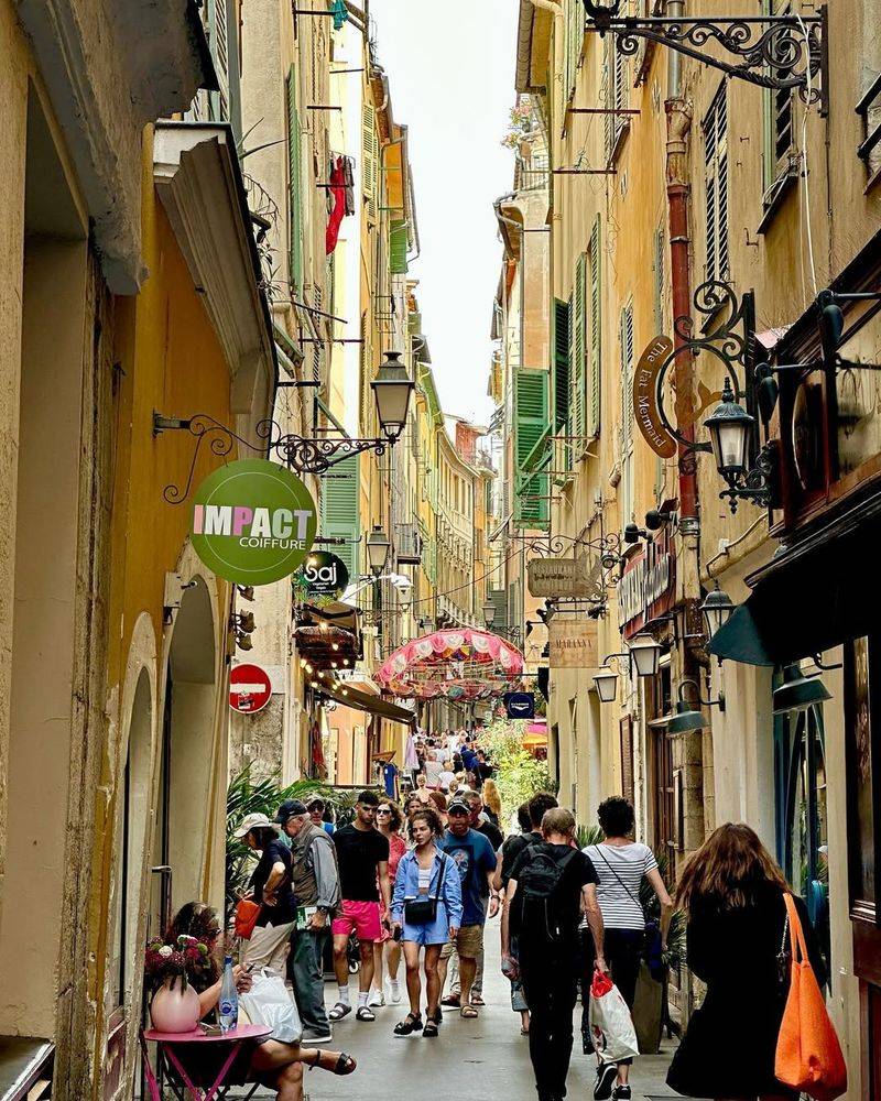 Camagüey's Labyrinthine Alleys