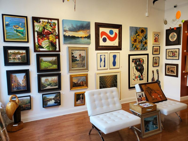 Discover Art Galleries