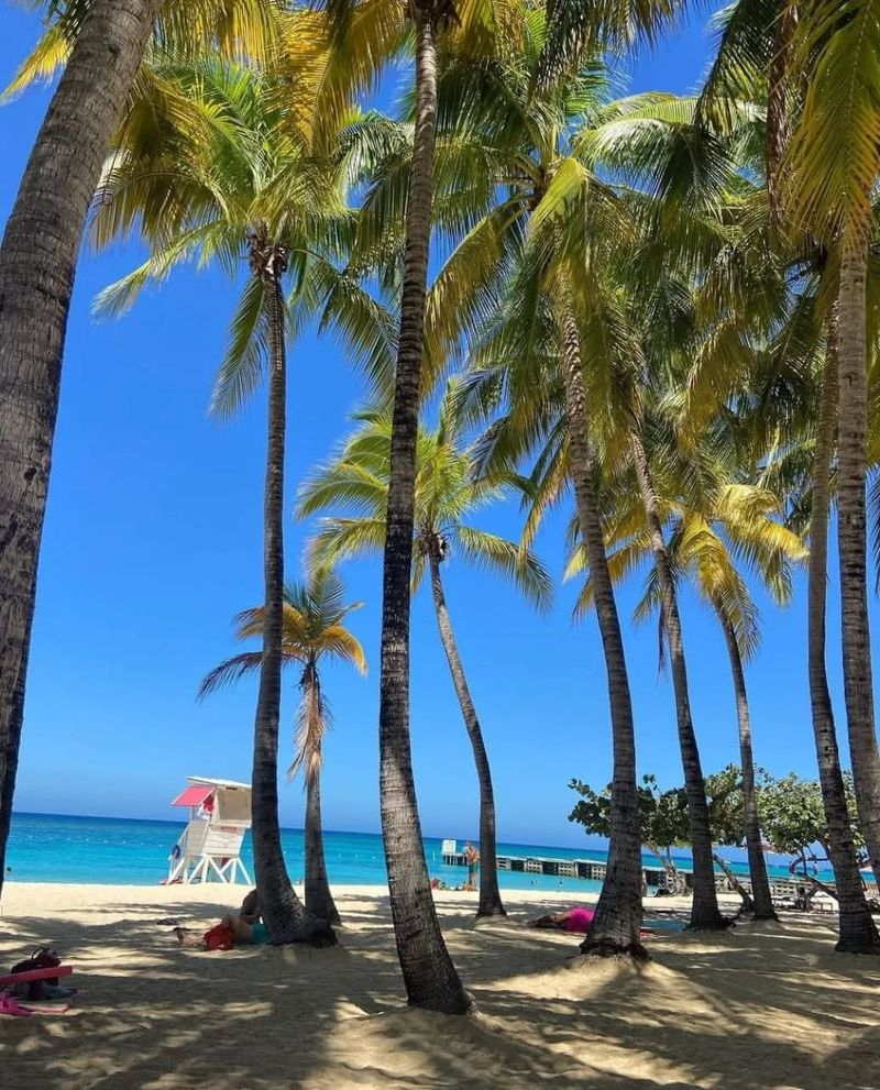 Doctor's Cave Beach