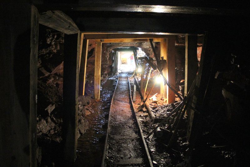 Exploring the Bachelor-Syracuse Mine