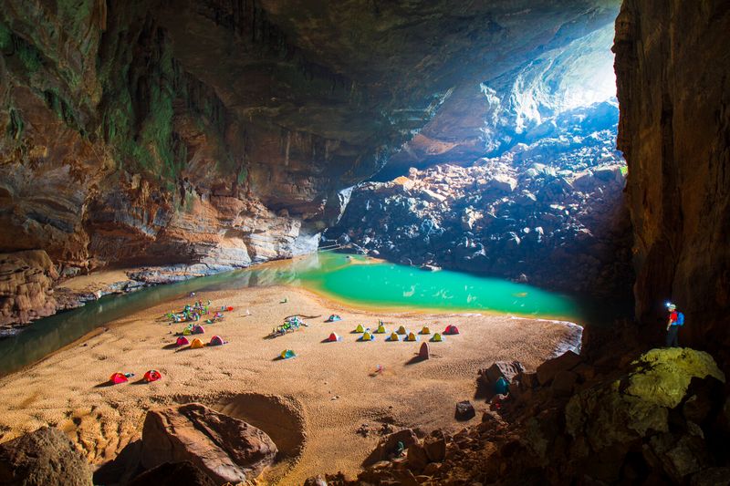 Hang En Cave, Vietnam