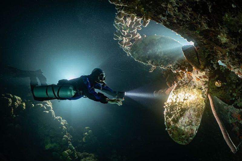 Hilma Hooker, Bonaire