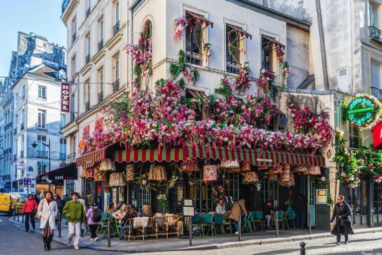 22 Must-See Sites In And Around Paris That Aren’t The Louvre Or Eiffel Tower