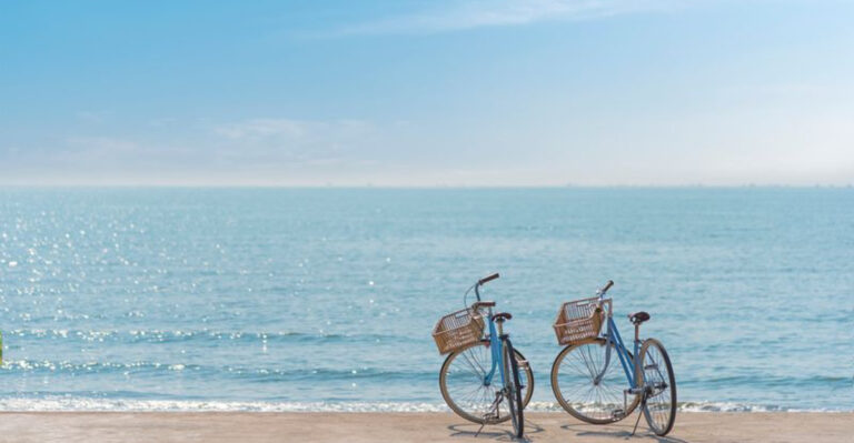 North Carolina’s “Hamptons” Is A Car-Free Island With Beaches Like The Caribbean