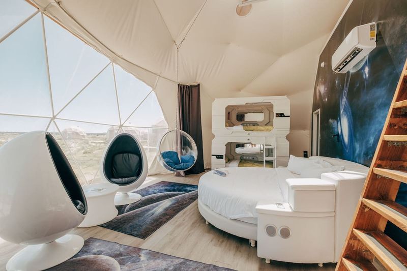 The Futuristic Bubble, Arizona