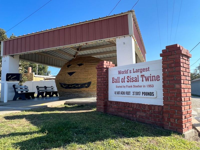 The World’s Largest Ball of Twine, Kansas