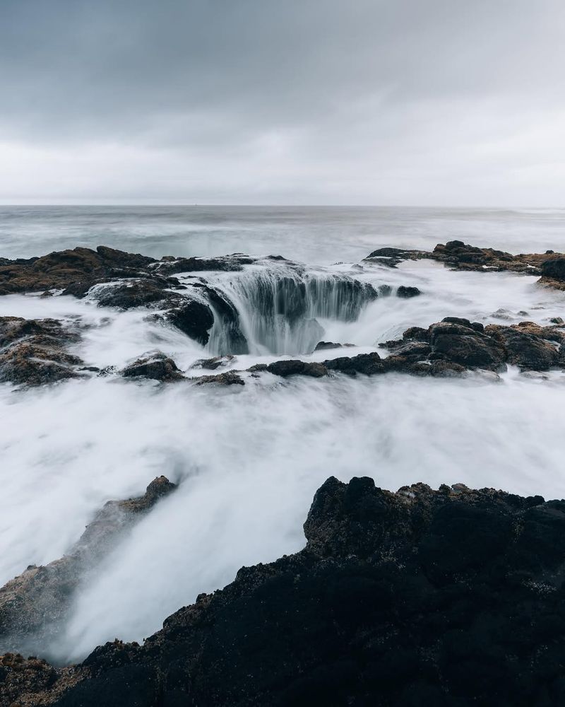 Thor's Well, Oregon