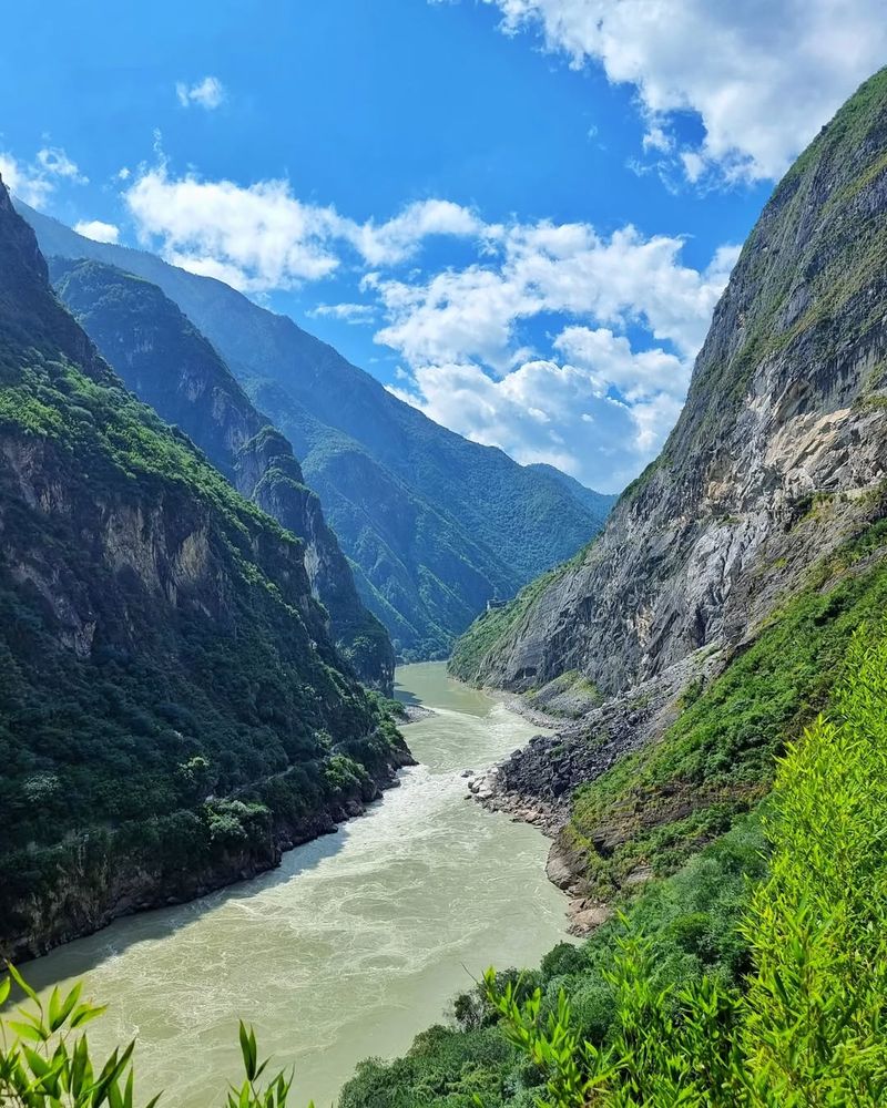 Tiger Leaping Gorge, China