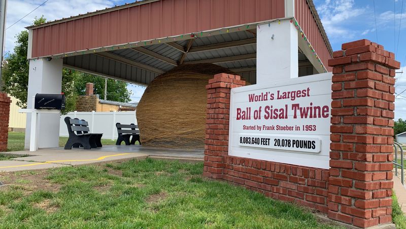 World's Largest Ball of Twine, Kansas