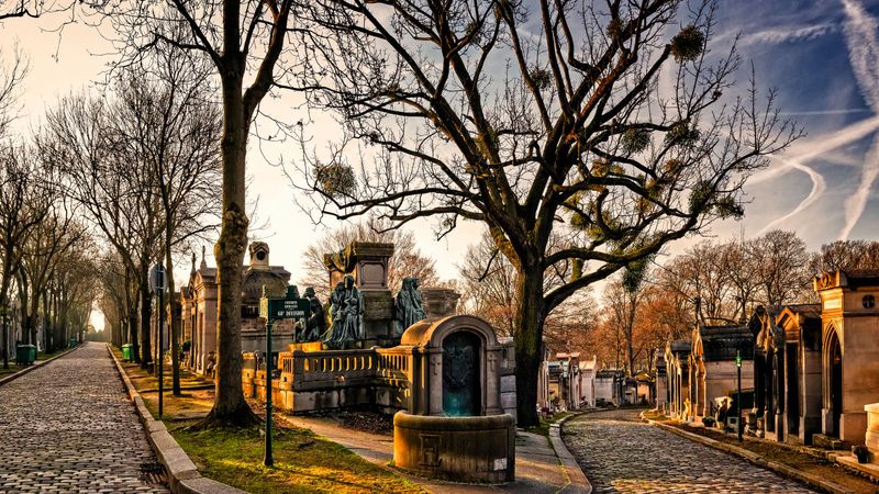 Père Lachaise Cemetery