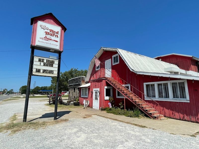 Alabama: The Red Barn