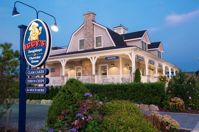 Rhode Island - Iggy's Doughboys & Chowder House