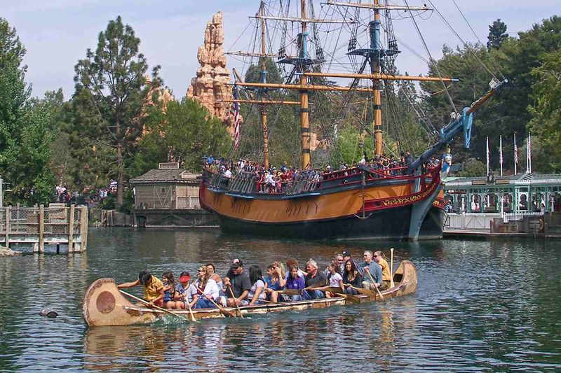 Davy Crockett’s Explorer Canoes