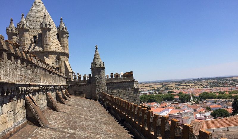 Évora