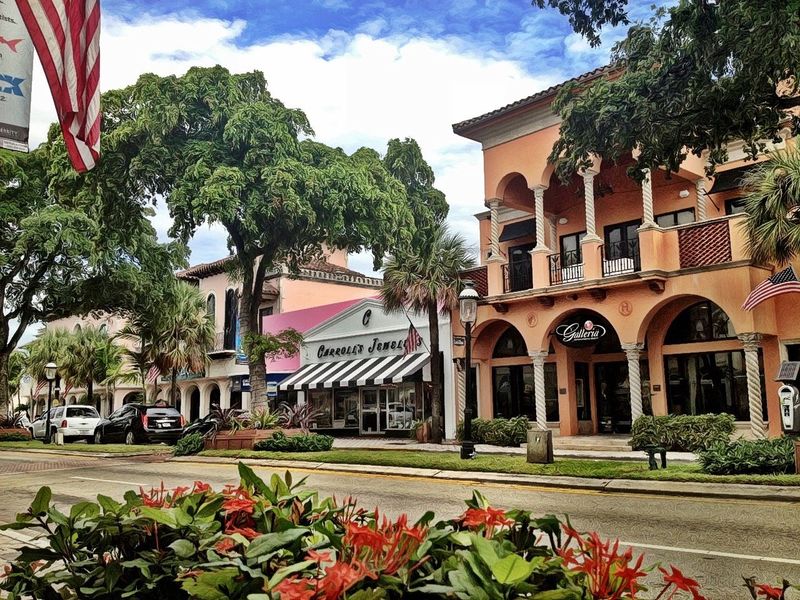 Explore Las Olas Boulevard