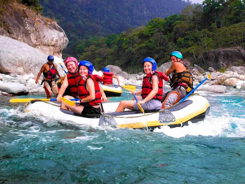 Raft the Río Cangrejal