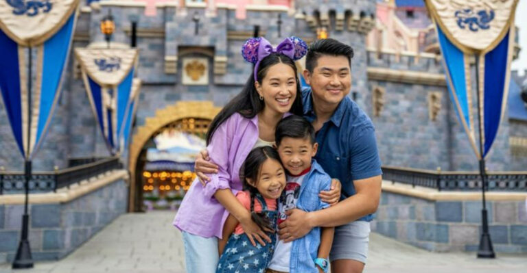 13 Brilliant Disneyland Tips for Large Families on a Budget