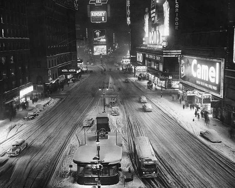 1930s – Sightseers In Times Square, New York