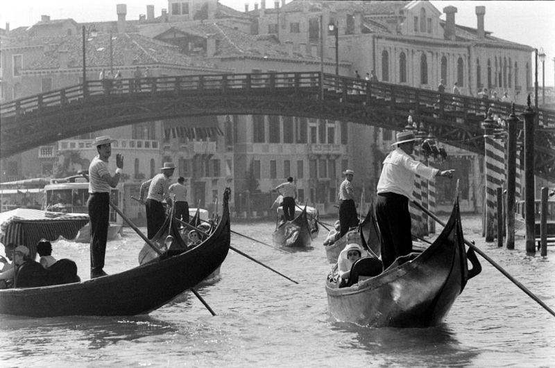 1950s – Venice Gondola Rides For Travelers