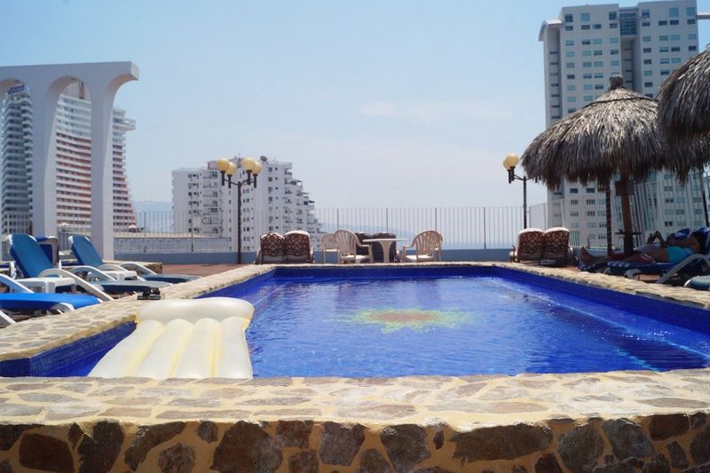 1970s – Vacationers At Acapulco Resorts