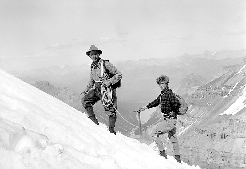 1900s – Glacier Tours In The Canadian Rockies