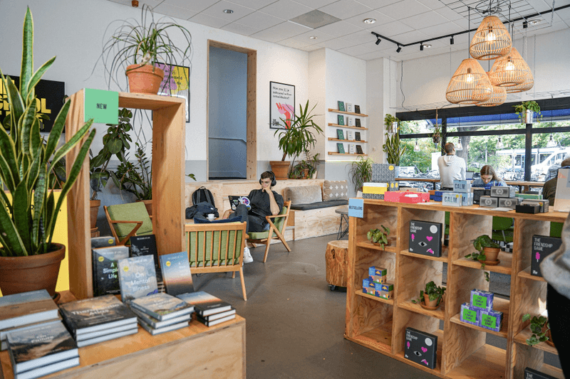 Amsterdam, Netherlands – Canalside Coffee And Pages