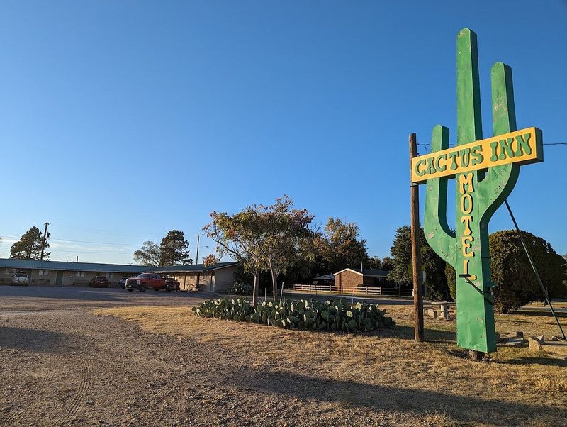 Cactus Inn – TX