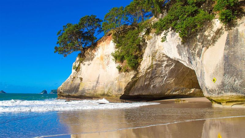 Cathedral Cove Trail, New Zealand