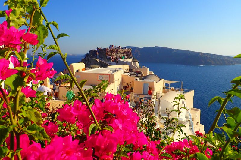 Experience Santorini’s Sunset Without the Price