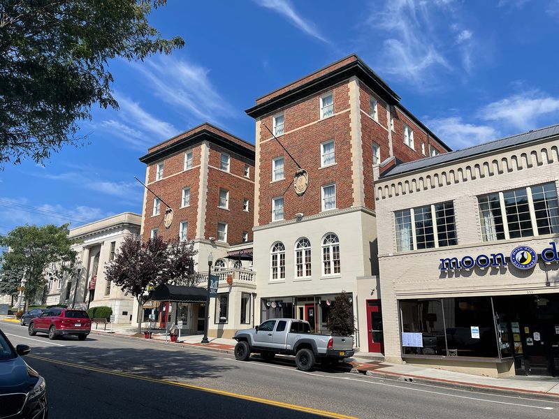 General Francis Marion Hotel