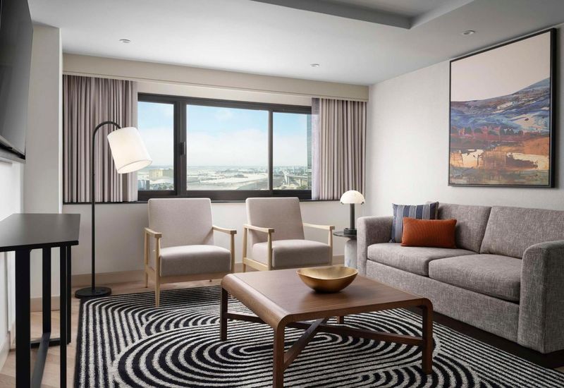 Crowne Plaza, Los Angeles International