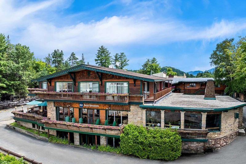 Adirondack Spa Lodge