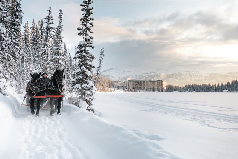Lake Louise (Winter Destination)