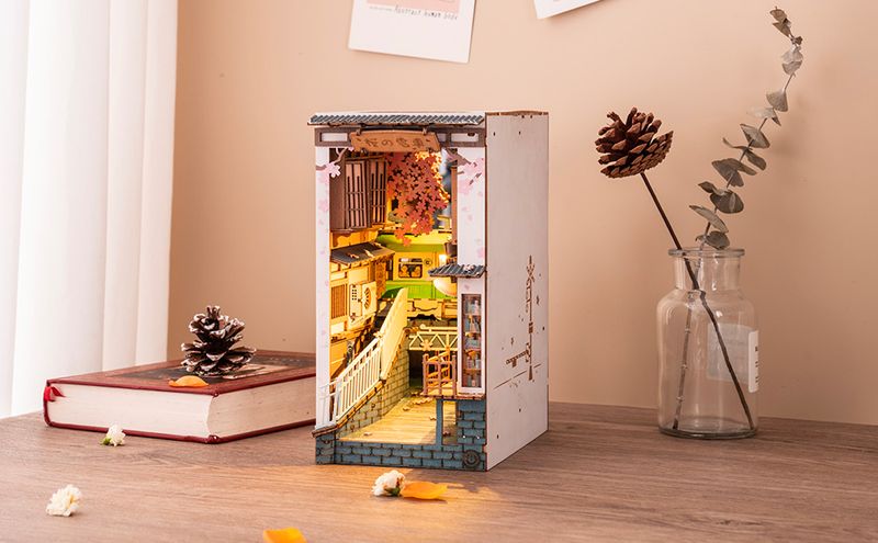 Travel Book Nook