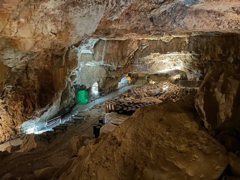 Exploring Grand Canyon Caverns (Bonus)