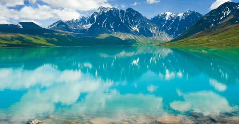 The 14 Best Summer Destinations In Alaska + 8 Perfect Winter Getaways