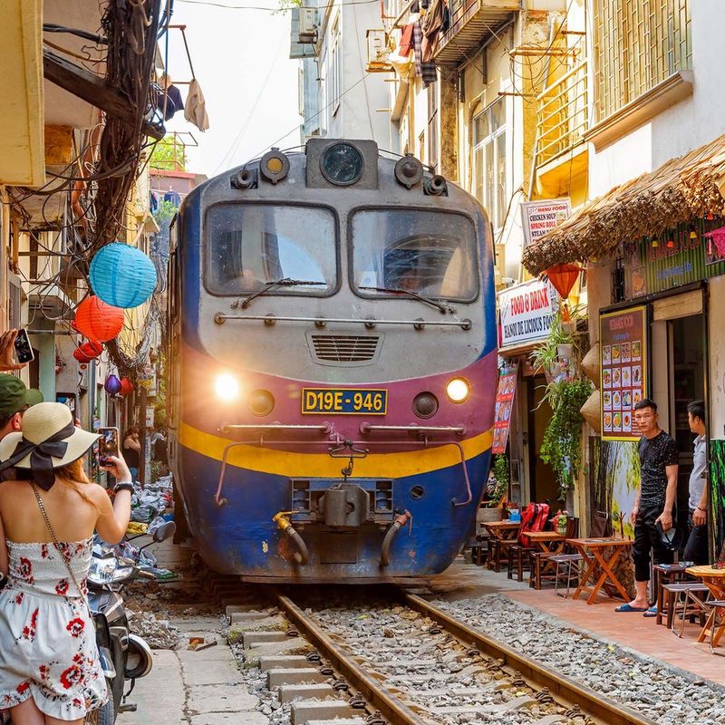The Reunification Express, Vietnam