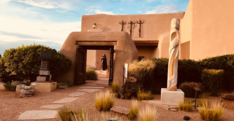 10 Reasons To Visit Santa Fe + 10 Reasons To Stay Away From It