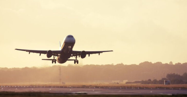 12 Easy Hacks To Score Cheap Flights For Your Summer Getaway