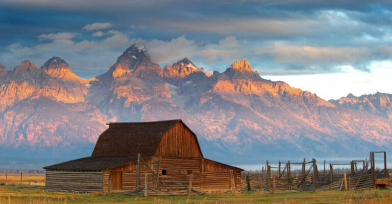 12 Most Scenic Small Towns In The United States For Nature Lovers