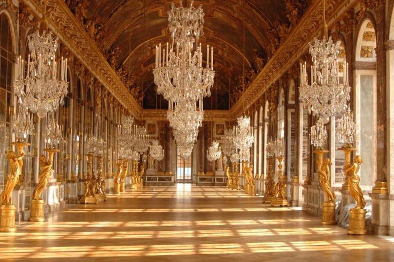 Palace of Versailles: The Ultimate Royal Showpiece