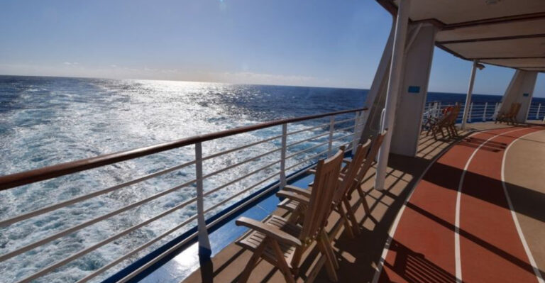 12 Things Polite People Never Do On Cruises & 5 Courteous Habits They Always Stick To