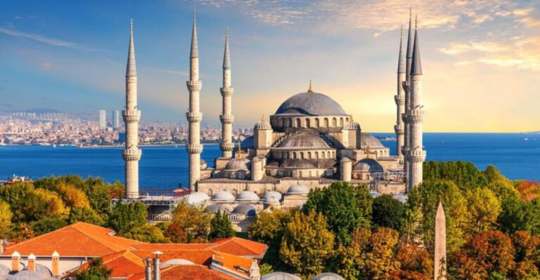 15 Iconic Destinations To Visit Now + 3 That Are All The Rage But Left Us Craving More