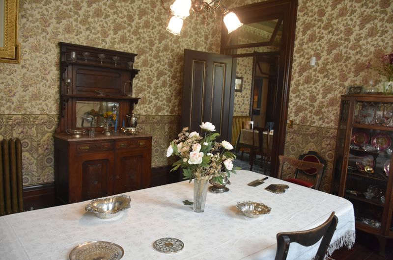 Leo Adler House