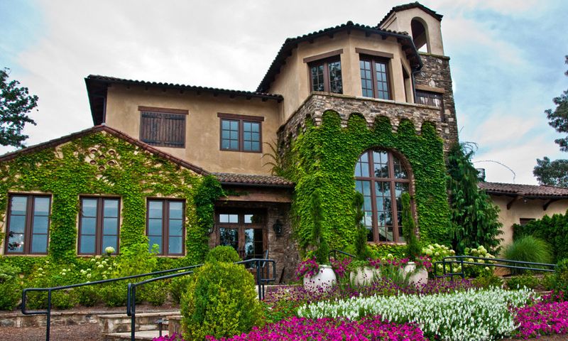 Wolf Mountain Vineyards & Winery