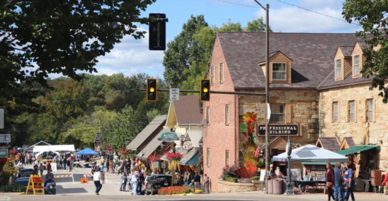 17 Charming U.S. Towns That Still Feel Like the 1950s