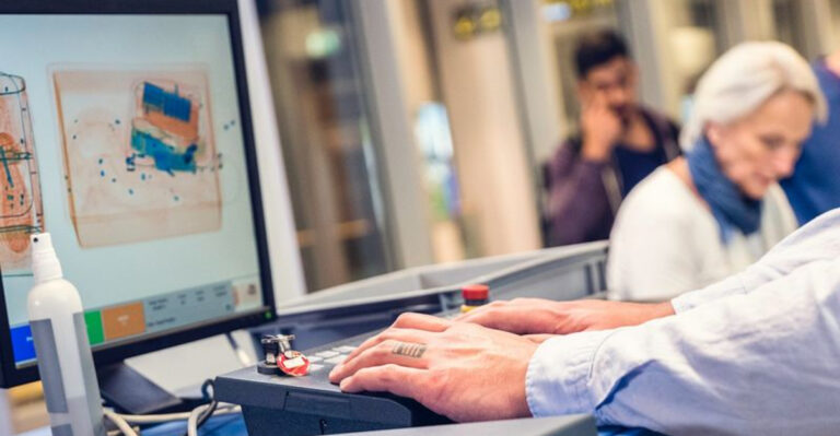 17 Common Airport Behaviors That Get Travelers Flagged Instantly